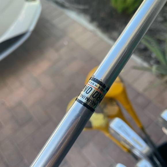 wilson 11 pc golf set Patty Berg edition in right hand , steel shafts - Picture 7 of 8